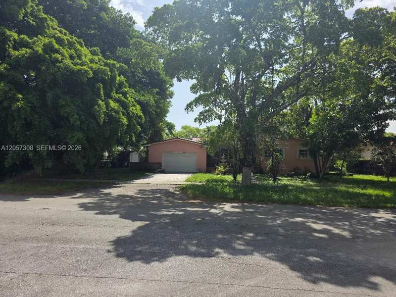 881 Albatross St, Miami Springs FL 33166