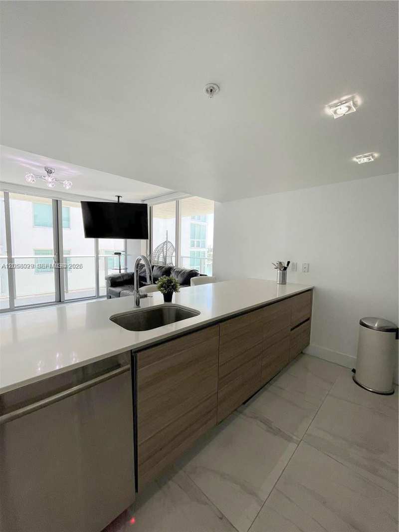 6620 Indian Creek Dr # 301, Miami Beach FL 33141
