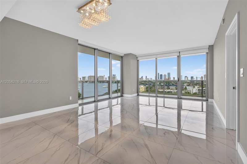 16385 Biscayne Blvd # 1215, North Miami Beach FL 33160