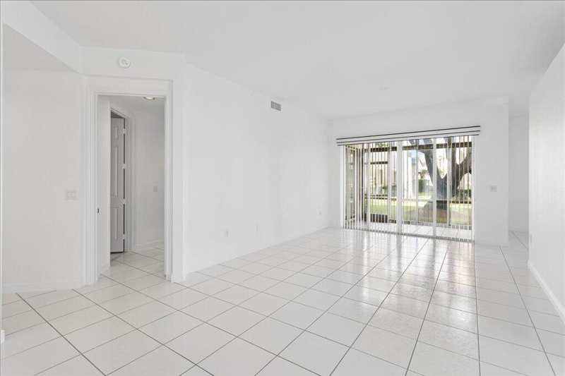 7937 EXETER Circle E # 102, Tamarac FL 33321