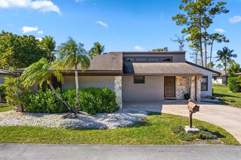 7811 BEECHFERN Circle # 26, Tamarac FL 33321