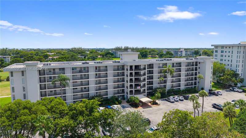 2691 S Course Dr # 202, Pompano Beach FL 33069
