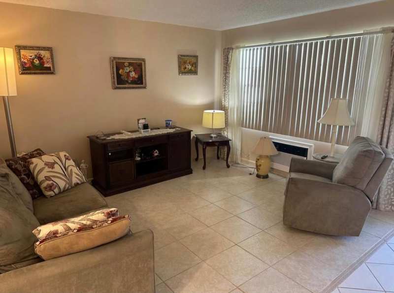 30 WESTBURY B Circle # 30, Deerfield Beach FL 33442