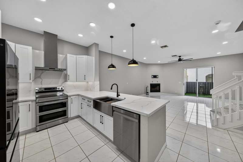 835 NE 17th Way, Fort Lauderdale FL 33304