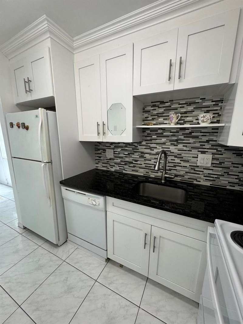 4990 E SABAL PALM Boulevard # 220, Tamarac FL 33319