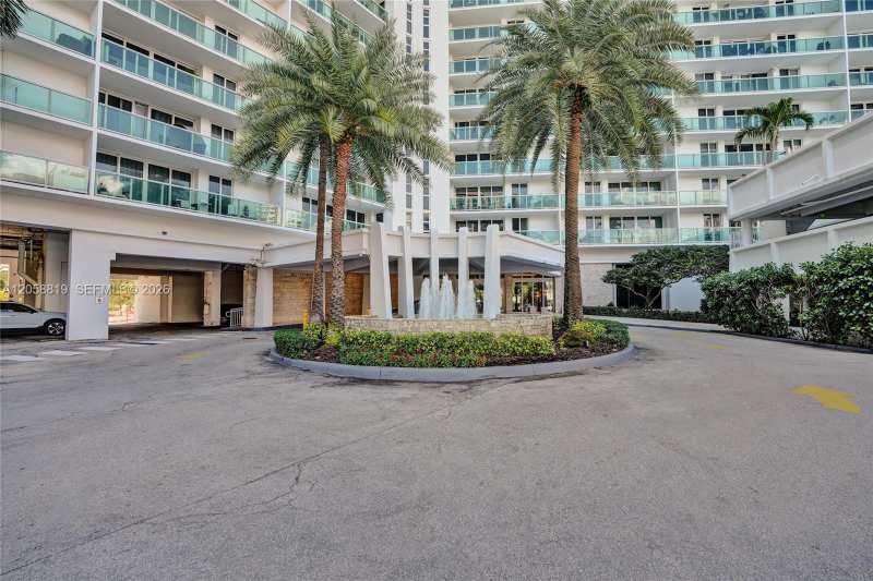 100 Bayview Dr # 401, Sunny Isles Beach FL 33160