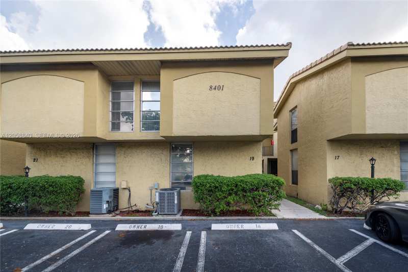 8401 W Sample Rd # 19, Coral Springs FL 33065