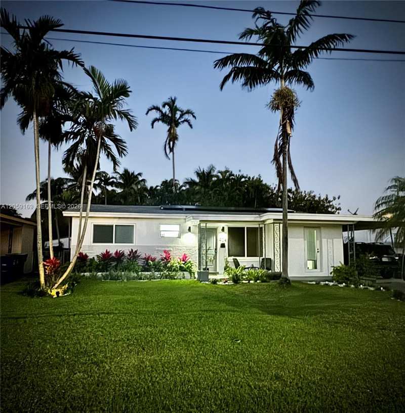 904 SW 3rd Ave, Hallandale Beach FL 33009