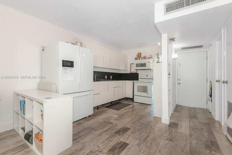 3401 N Country Club Dr # 117, Aventura FL 33180