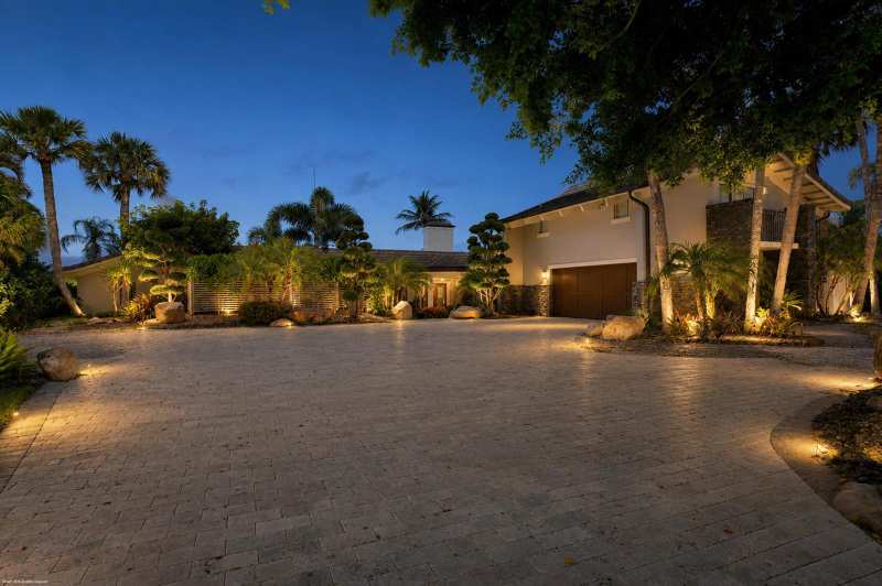 90 Lighthouse Drive, Jupiter Inlet Colony FL 33469
