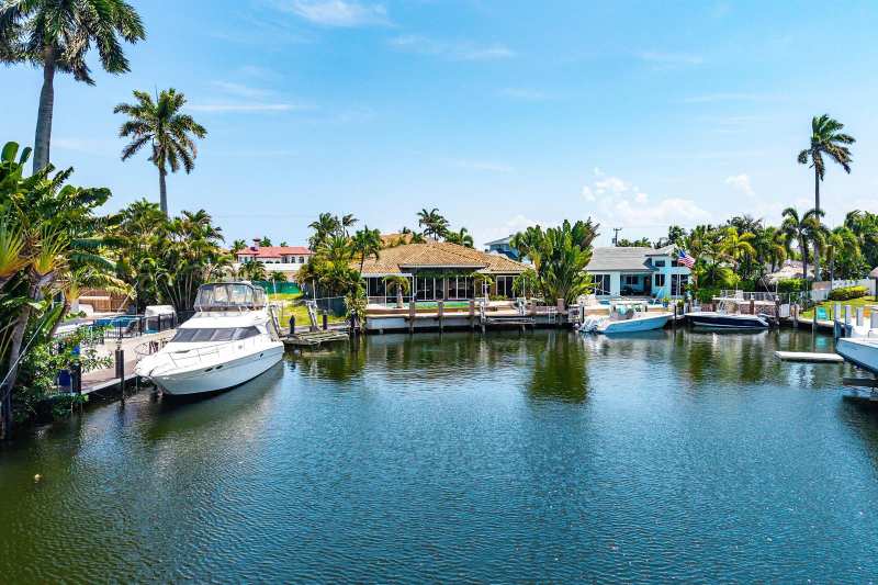 2761 NE 48TH Court, Lighthouse Point FL 33064