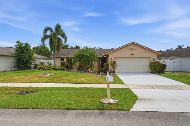 720 NW 42nd Way, Deerfield Beach FL 33442