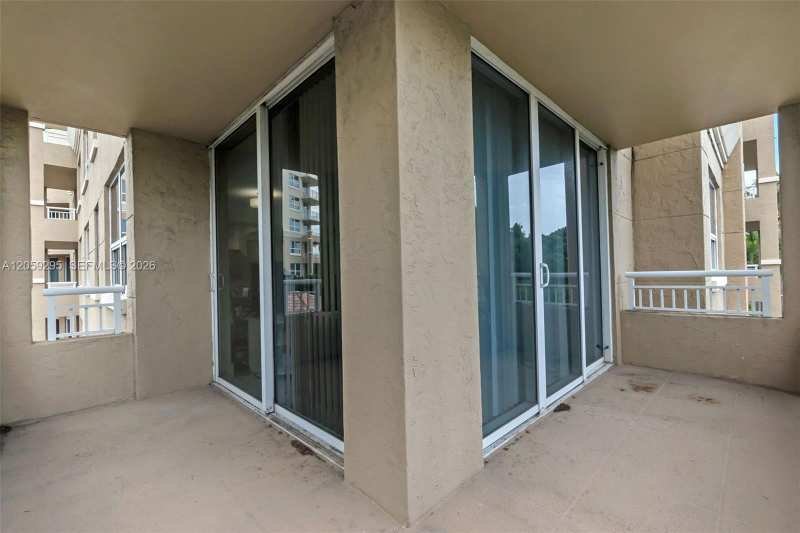 19501 W Country Club Dr # 309, Aventura FL 33180
