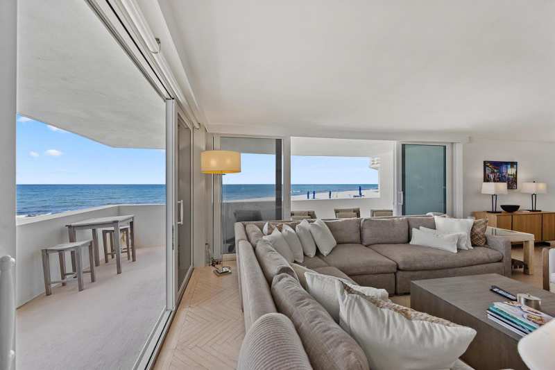 100 Sunrise Avenue # 212, Palm Beach FL 33480