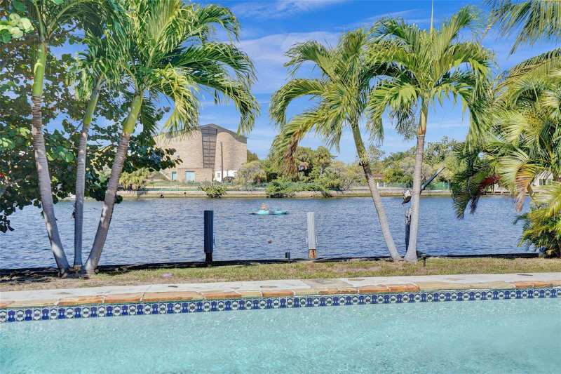 1325 MIDDLE RIVER Drive, Fort Lauderdale FL 33304