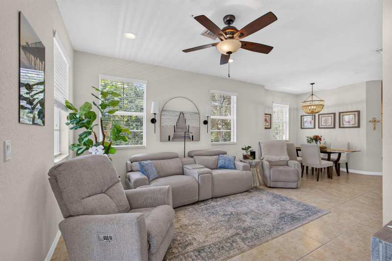 128 W Royal Palm Circle # 101, Jupiter FL 33458
