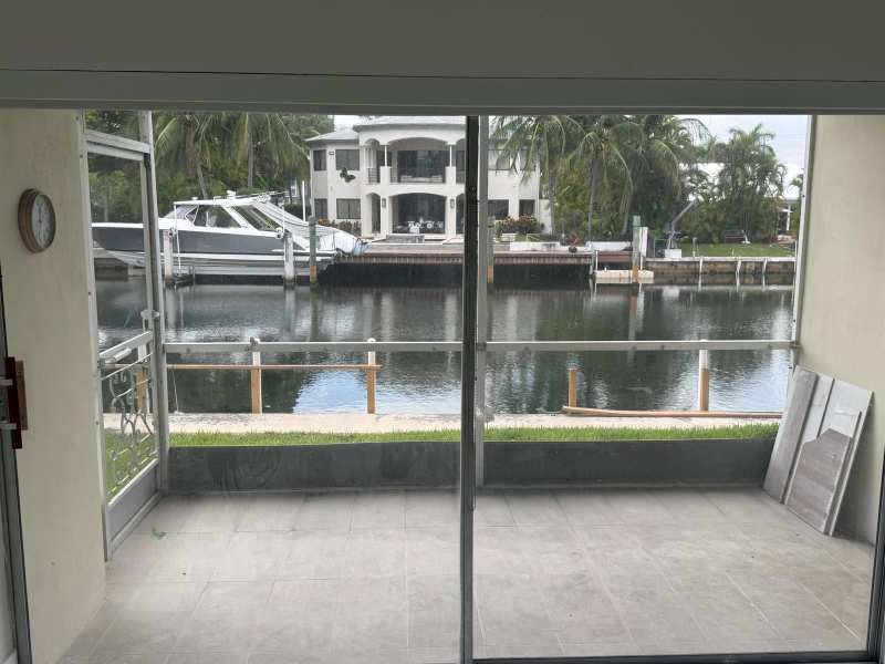 460 Paradise Isle Boulevard # 101, Hallandale Beach FL 33009