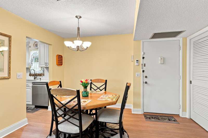 2532 Boundbrook Drive S # 107, Palm Springs FL 33406