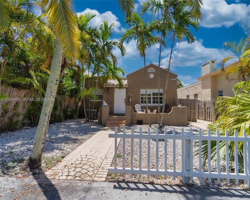 626 NE 4th Ct, Hallandale Beach FL 33009