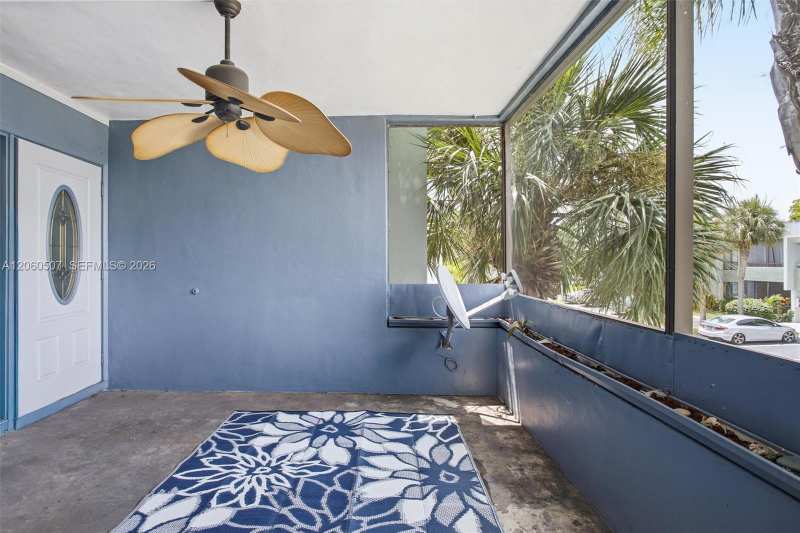 4054 N Pine Island Rd # 2B, Sunrise FL 33351