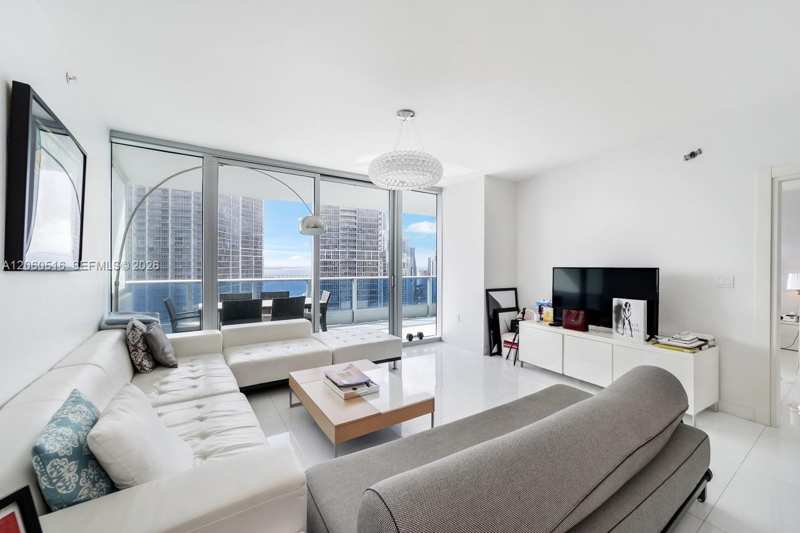 200 Biscayne Boulevard Way # 4006, Miami FL 33131