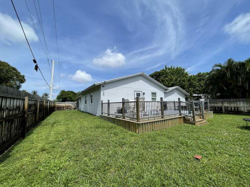 222 SE 3RD Street, Boynton Beach FL 33435