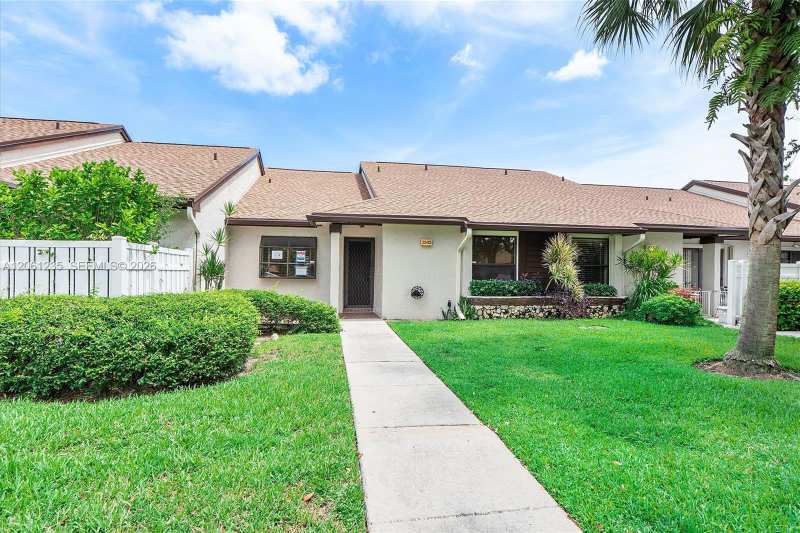 3342 Carambola Cir S, Coconut Creek FL 33066