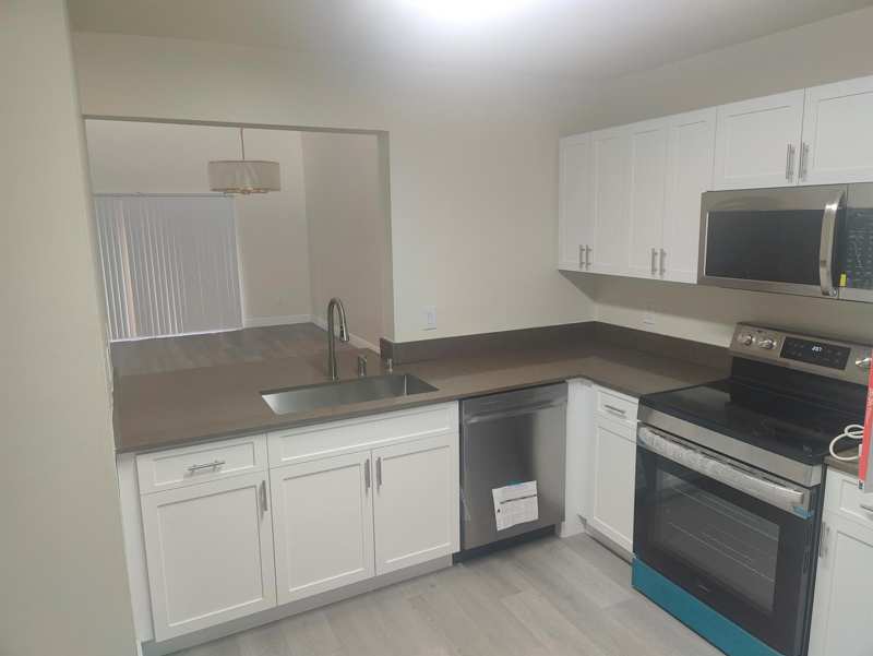 302 LAKEVIEW Drive E # 302, Royal Palm Beach FL 33411