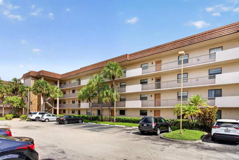 4975 E Sabal Palm Boulevard Apt 309, Tamarac FL 33319
