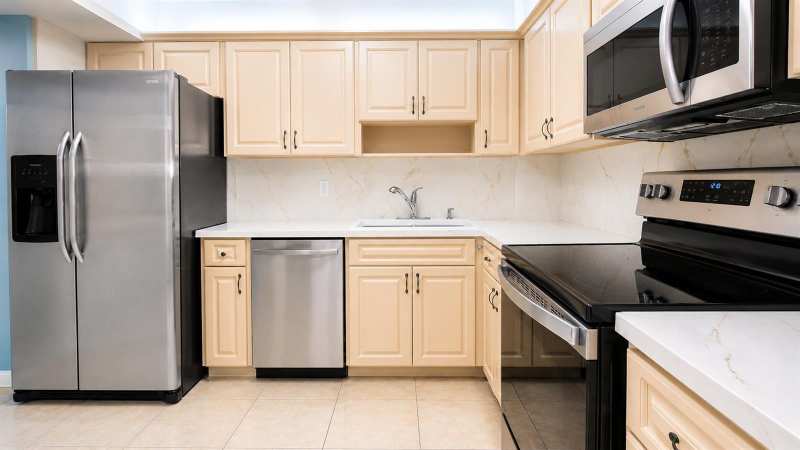 4001 HILLCREST Drive # 705, Hollywood FL 33021