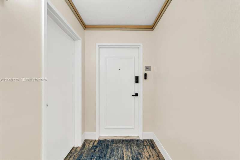18071 Biscayne Blvd # 901, Aventura FL 33160