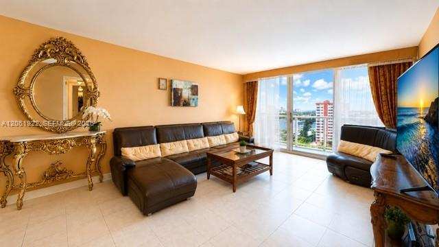 3140 S Ocean Dr # 1210, Hallandale Beach FL 33009