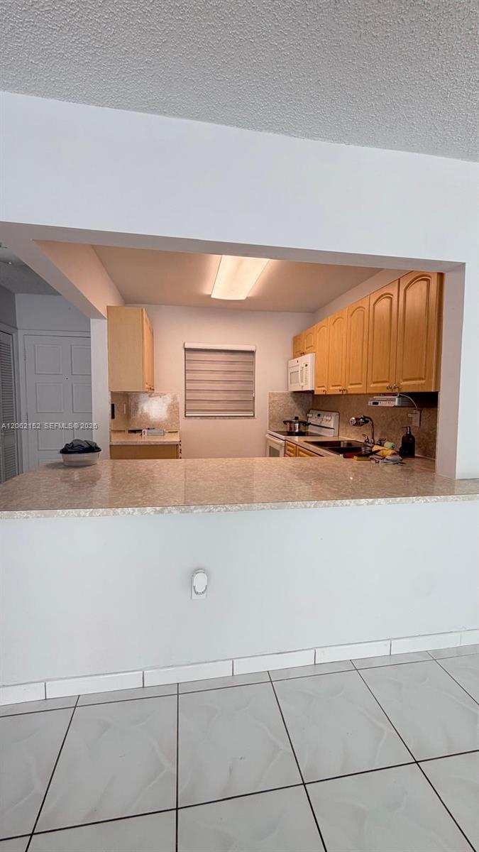 120 Royal Palm Rd # 111, Hialeah Gardens FL 33016