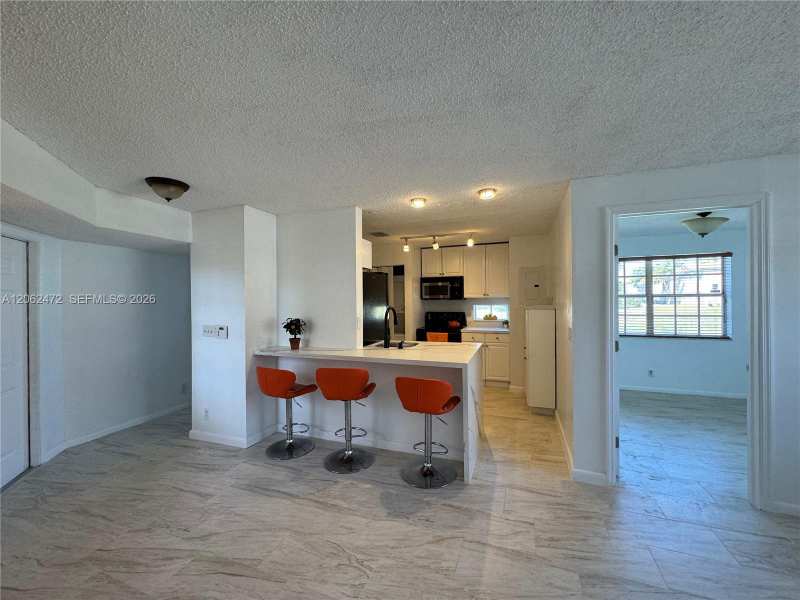 8630 SW 3rd St # 101, Pembroke Pines FL 33025