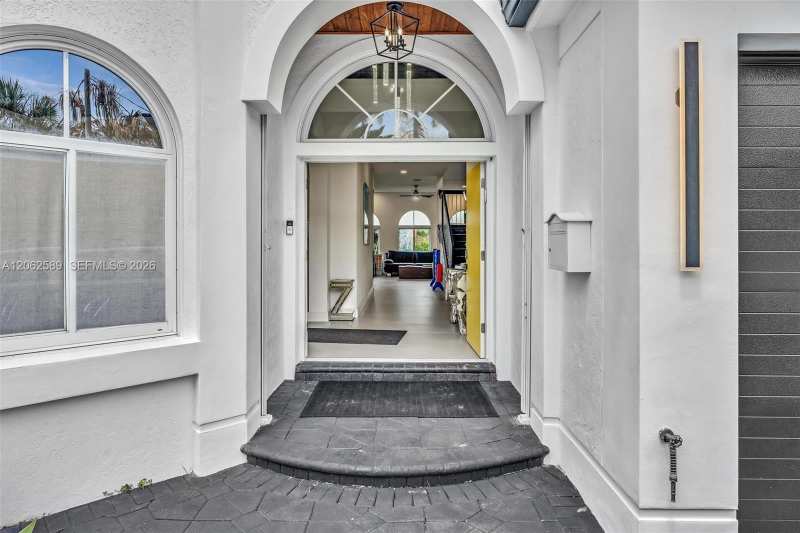 2521 Center Ave, Fort Lauderdale FL 33305