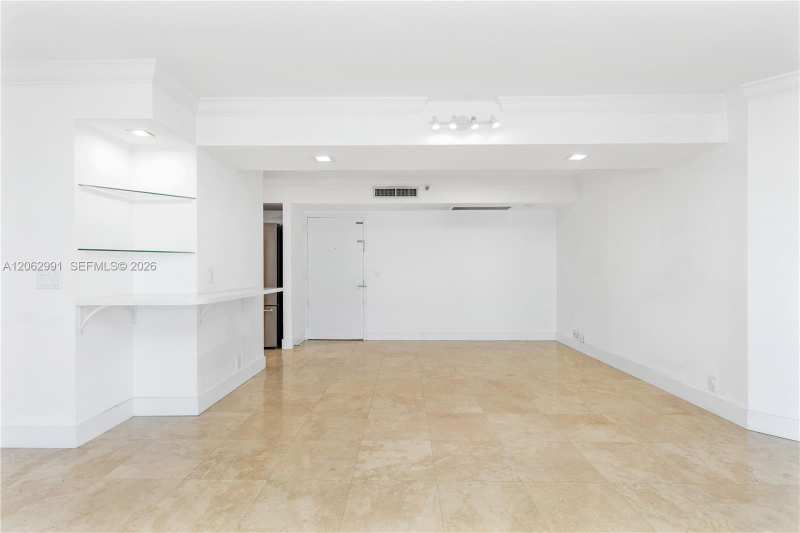3500 Mystic Pointe Dr # 3702, Aventura FL 33180