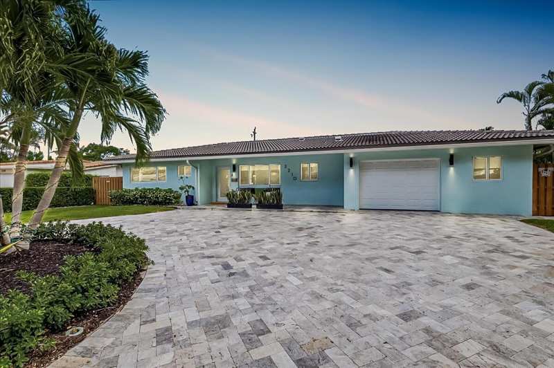 2210 NE 34TH Court, Lighthouse Point FL 33064
