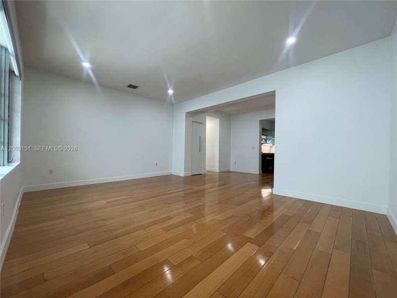 2021 Meridian Ave # 12, Miami Beach FL 33139