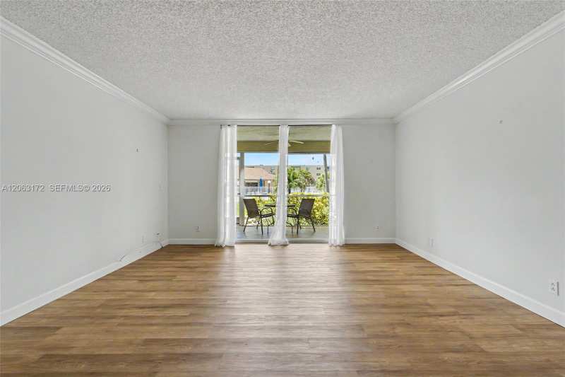 414 SE 10th St # 103, Dania Beach FL 33004