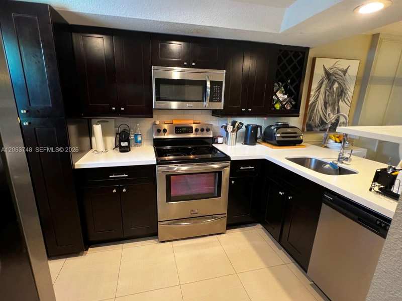 111 Royal Park Dr # 1F, Oakland Park FL 33309