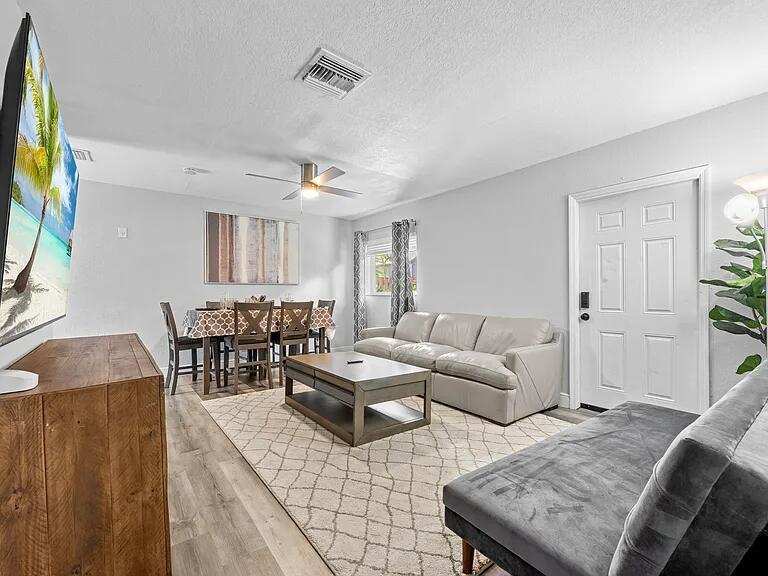 1208 NE 5th Avenue Unit 3, Fort Lauderdale FL 33304