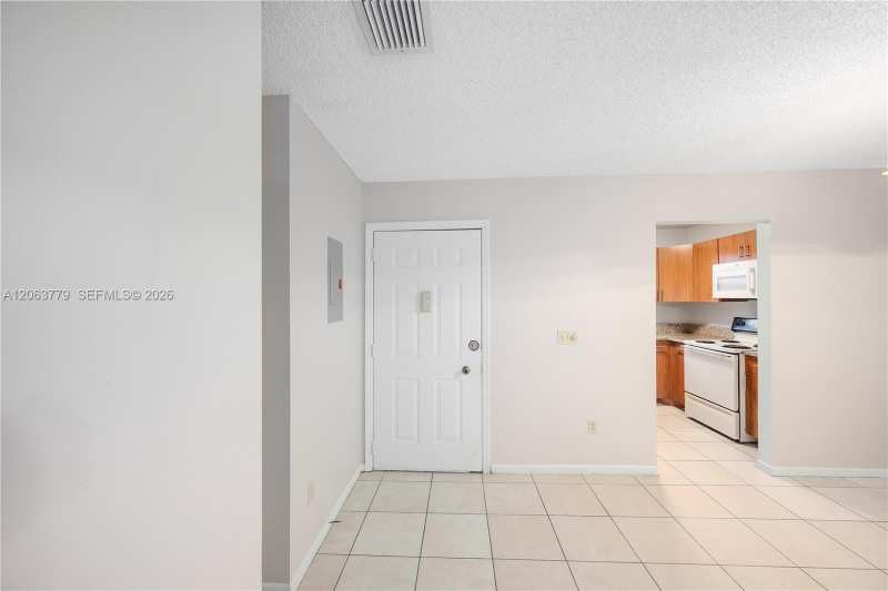 2683 Lakehaven Rd # 2683, West Palm Beach FL 33415