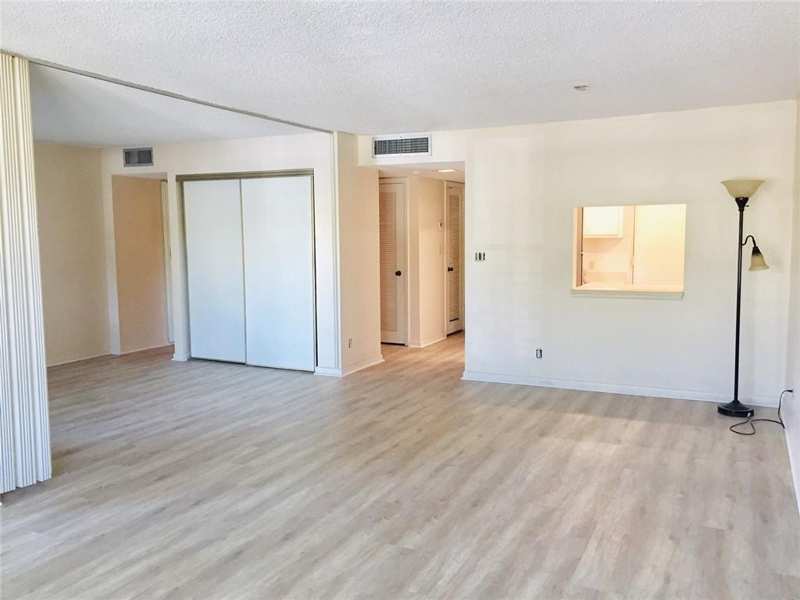 2316 S Cypress Bend Drive # 220, Pompano Beach FL 33069