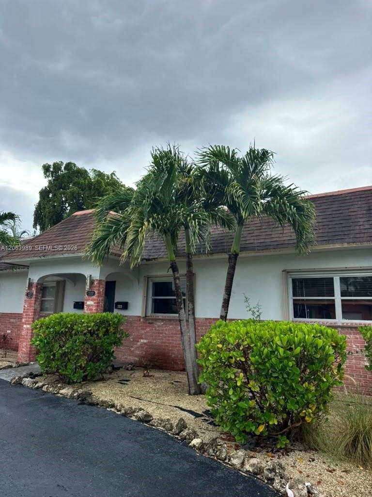 2020 NE 33rd St # 2020, Lighthouse Point FL 33064