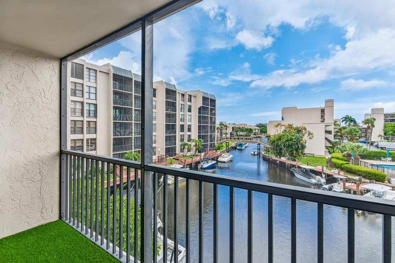 4 ROYAL PALM Way # 3020, Boca Raton FL 33432