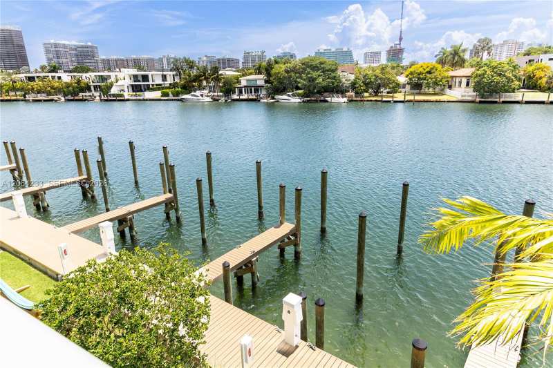 9221 E Bay Harbor Drive # 307, Bay Harbor Islands FL 33154