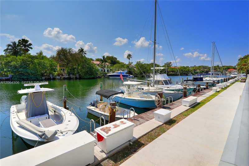 100 EDGEWATER DR # 305, Coral Gables FL 33133