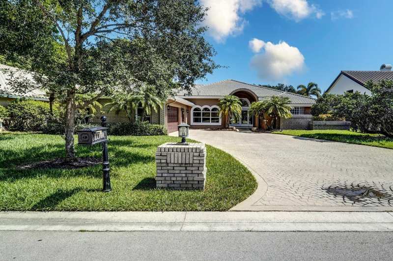 11999 Classic Drive, Coral Springs FL 33071