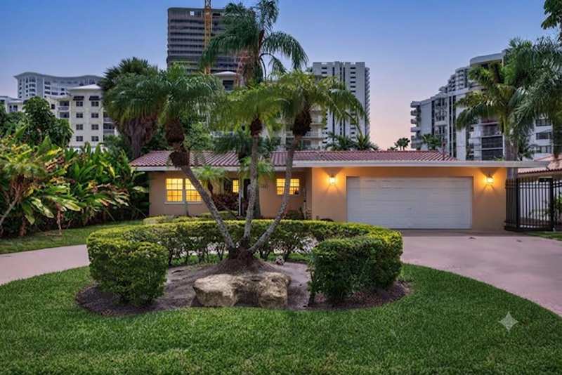 1390 E Terra Mar Drive, Pompano Beach FL 33062