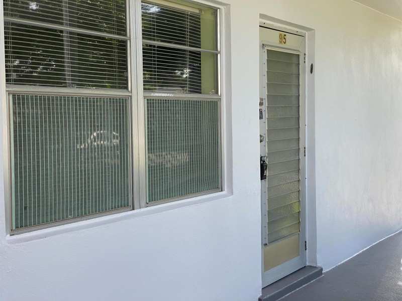 95 CAMBRIDGE E # 95, West Palm Beach FL 33417